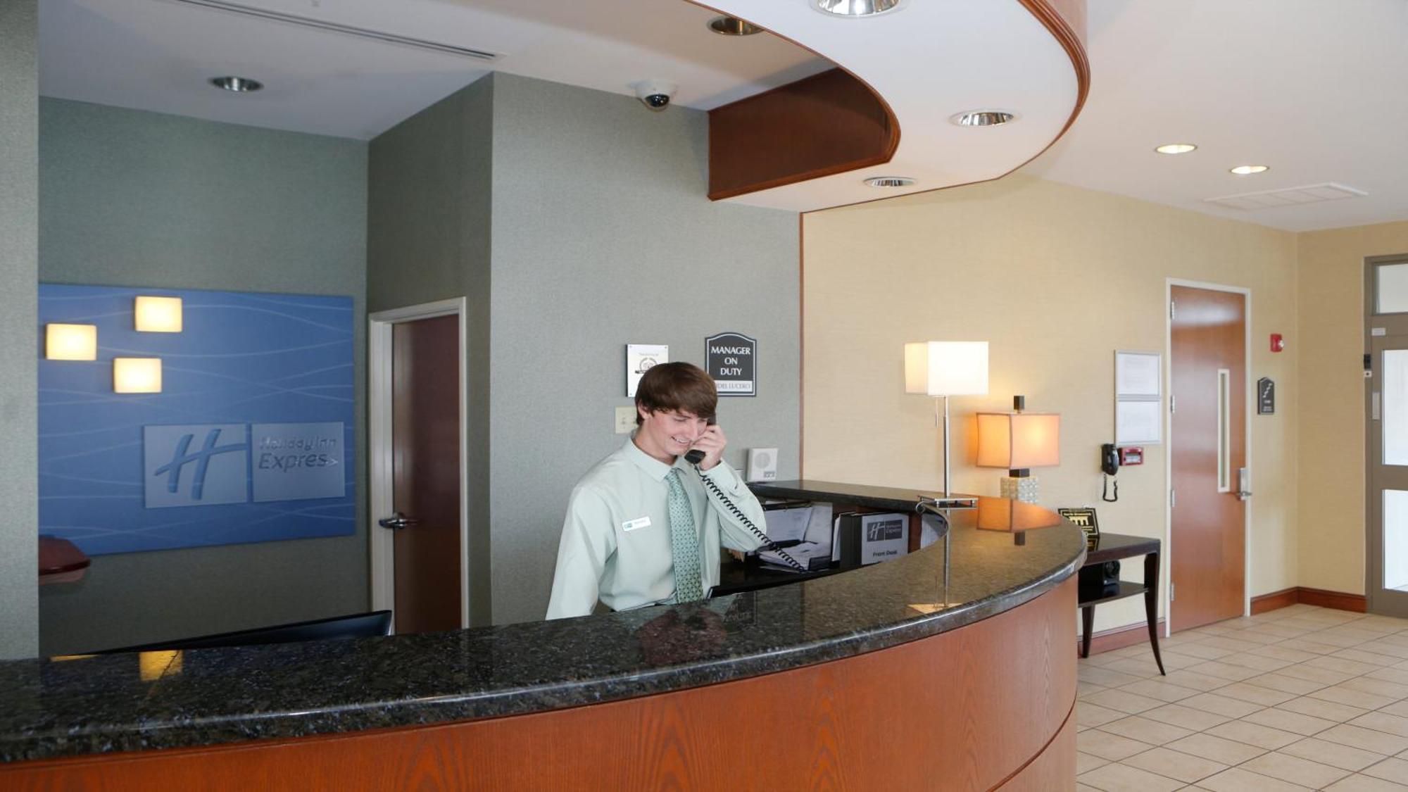 Holiday Inn Express Leland - Wilmington Area By Ihg Eksteriør bilde